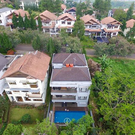 Hikari Hill View Villa 7 Bedrooms With A Private Swimming Pool And Billiard باندونج المظهر الخارجي الصورة
