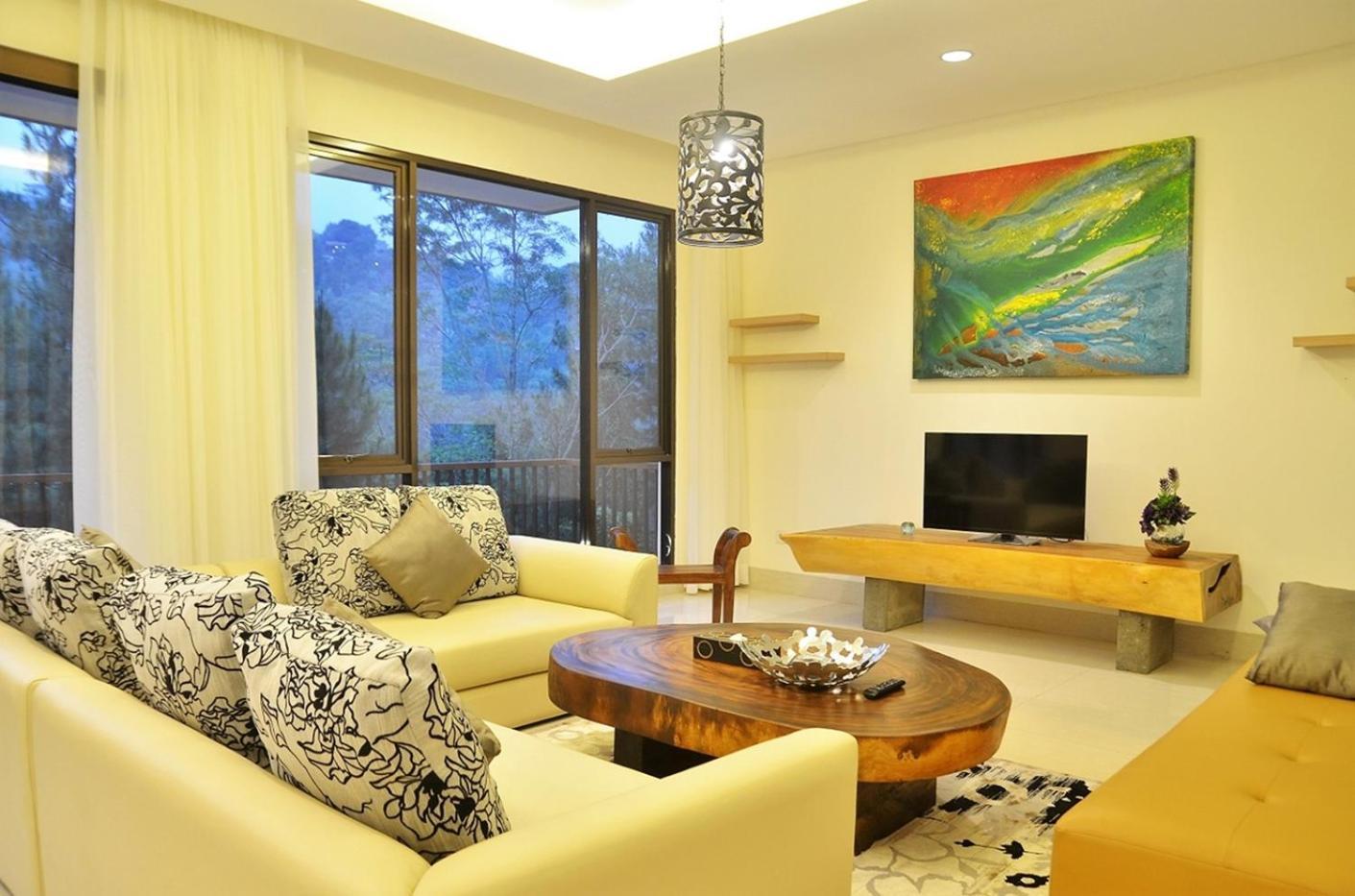 Hikari Hill View Villa 7 Bedrooms With A Private Swimming Pool And Billiard باندونج المظهر الخارجي الصورة