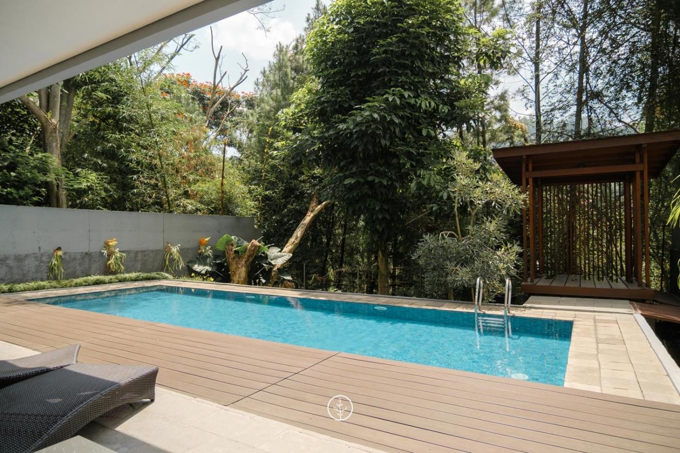 Hikari Hill View Villa 7 Bedrooms With A Private Swimming Pool And Billiard باندونج المظهر الخارجي الصورة