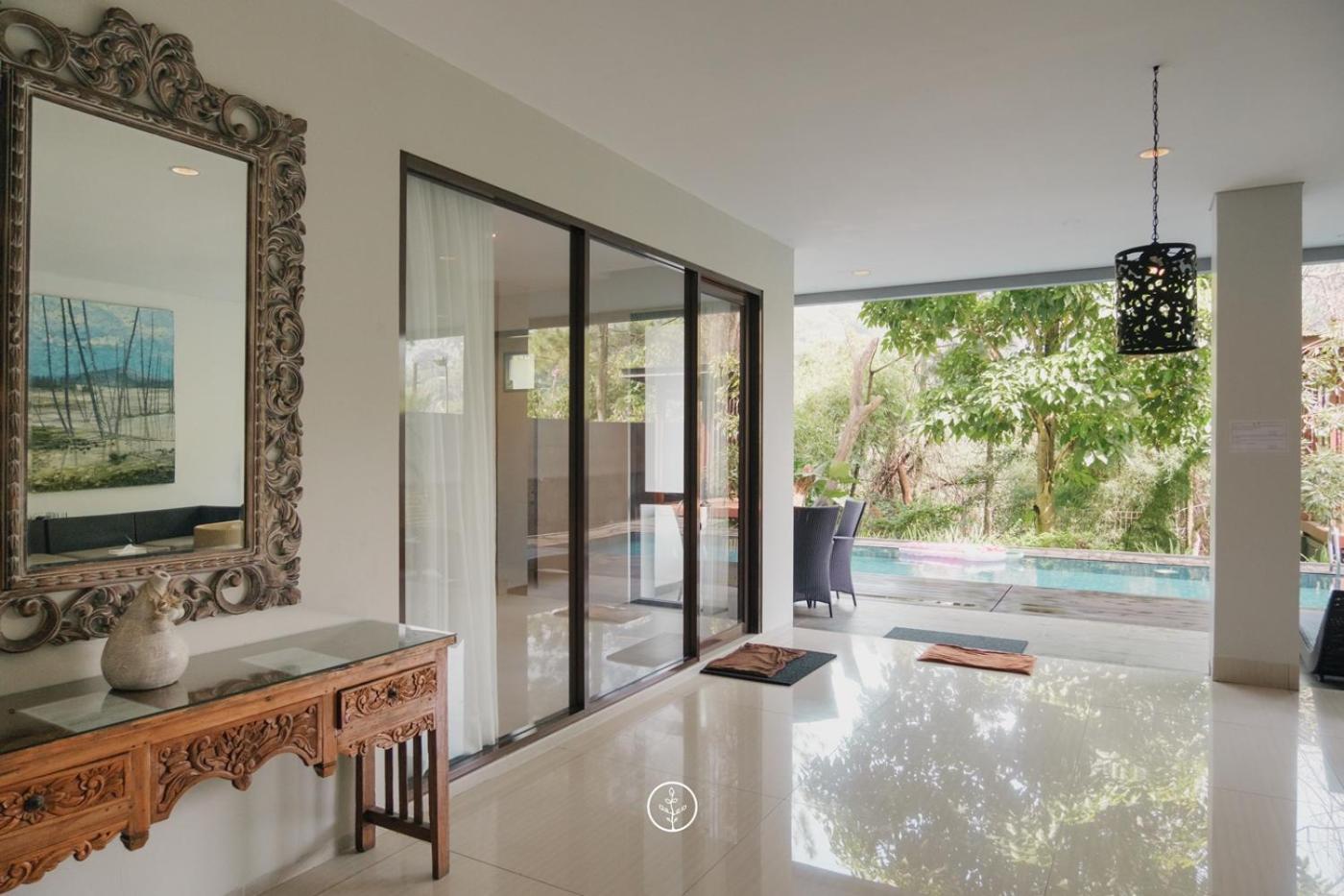 Hikari Hill View Villa 7 Bedrooms With A Private Swimming Pool And Billiard باندونج المظهر الخارجي الصورة